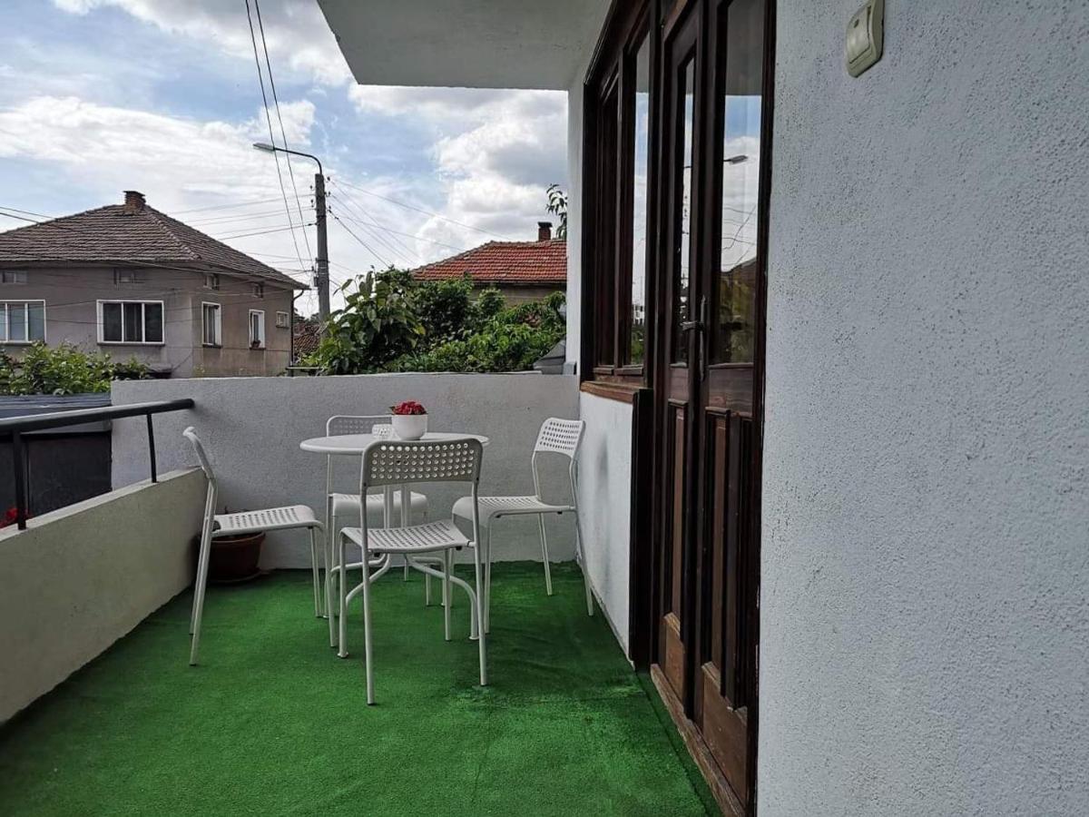 Guest House Ganovi Kalofer Exterior photo