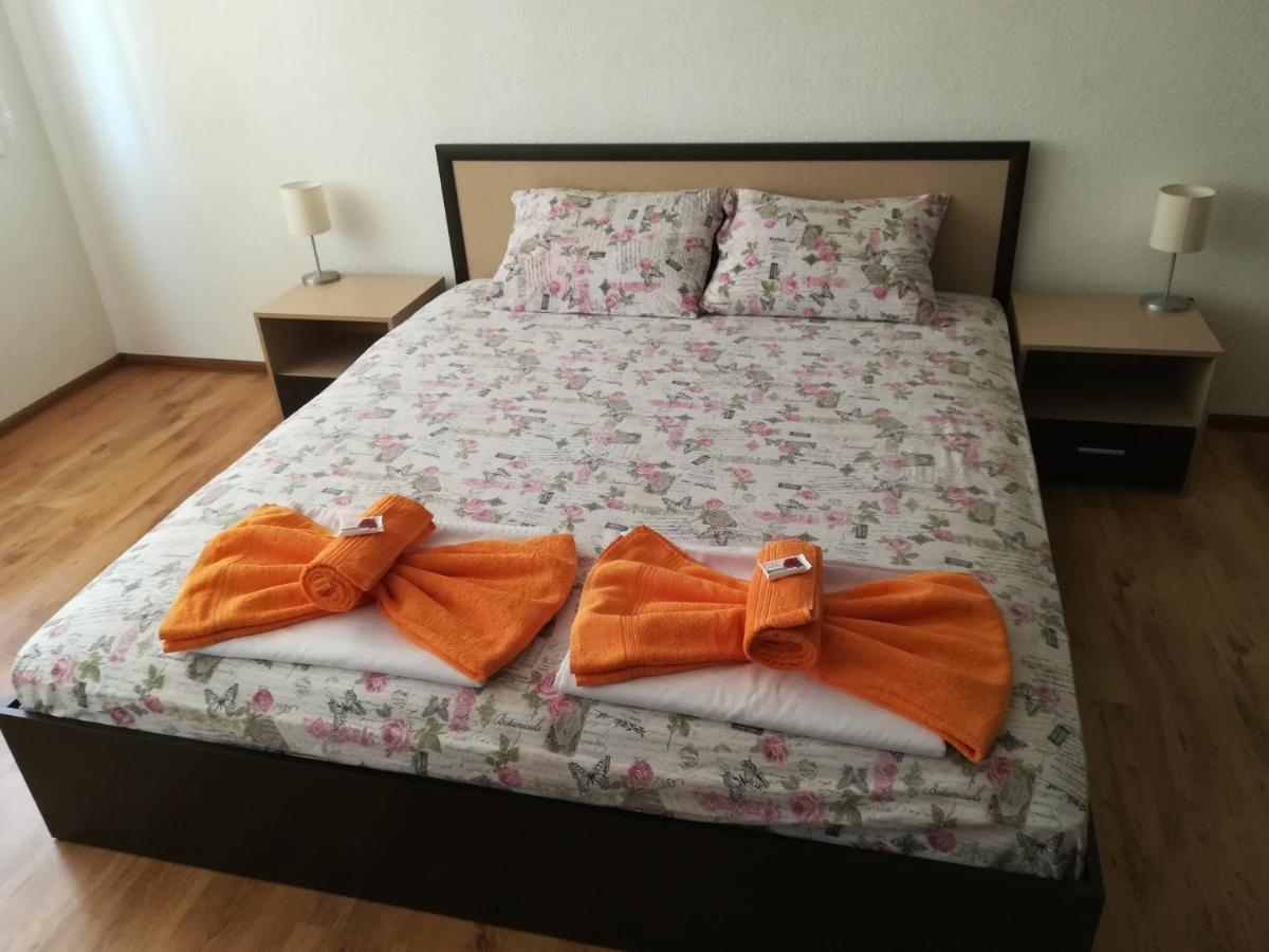 Guest House Ganovi Kalofer Exterior photo